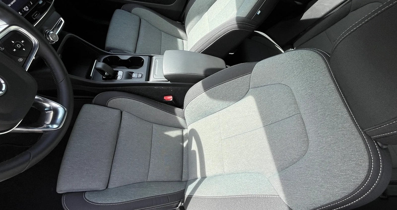 Volvo XC 40 cena 155000 przebieg: 31100, rok produkcji 2023 z Kutno małe 211